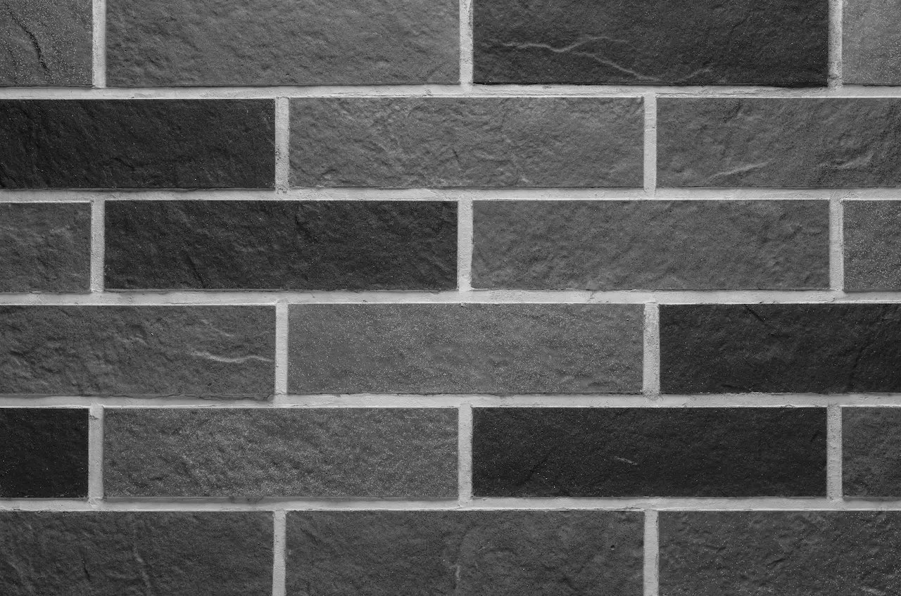 Mixed masonry BRmix 04/05/09: light-gray, gray and anthracite modules with light joints