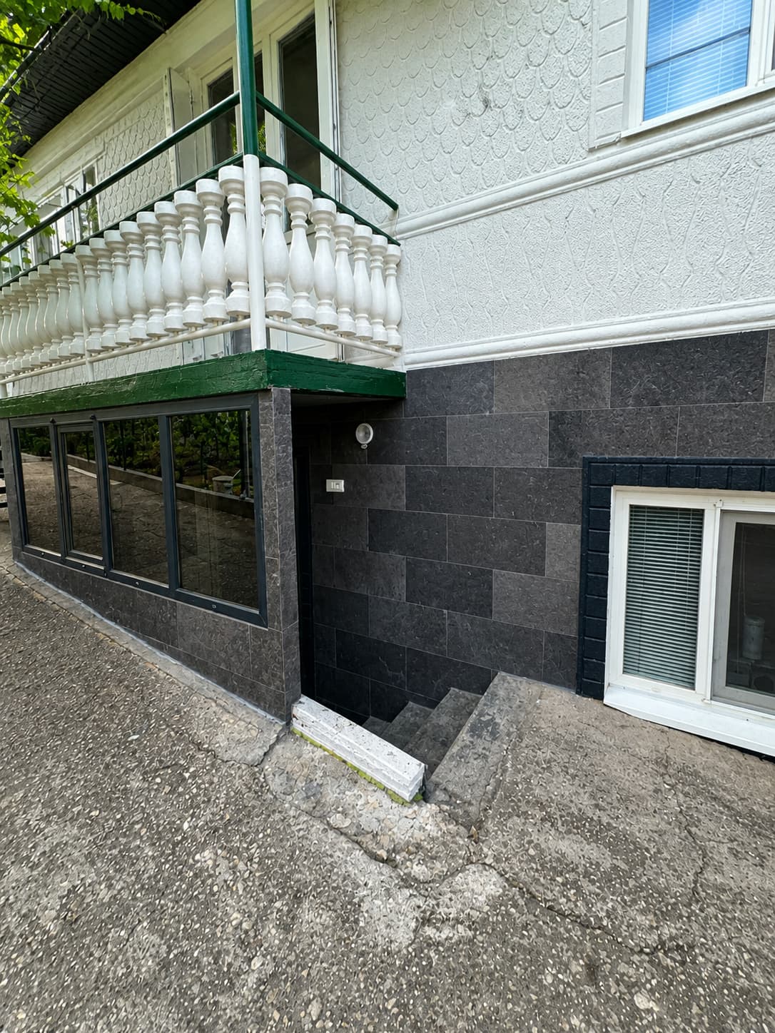 Flexible stone — house in Cimișlia — 18