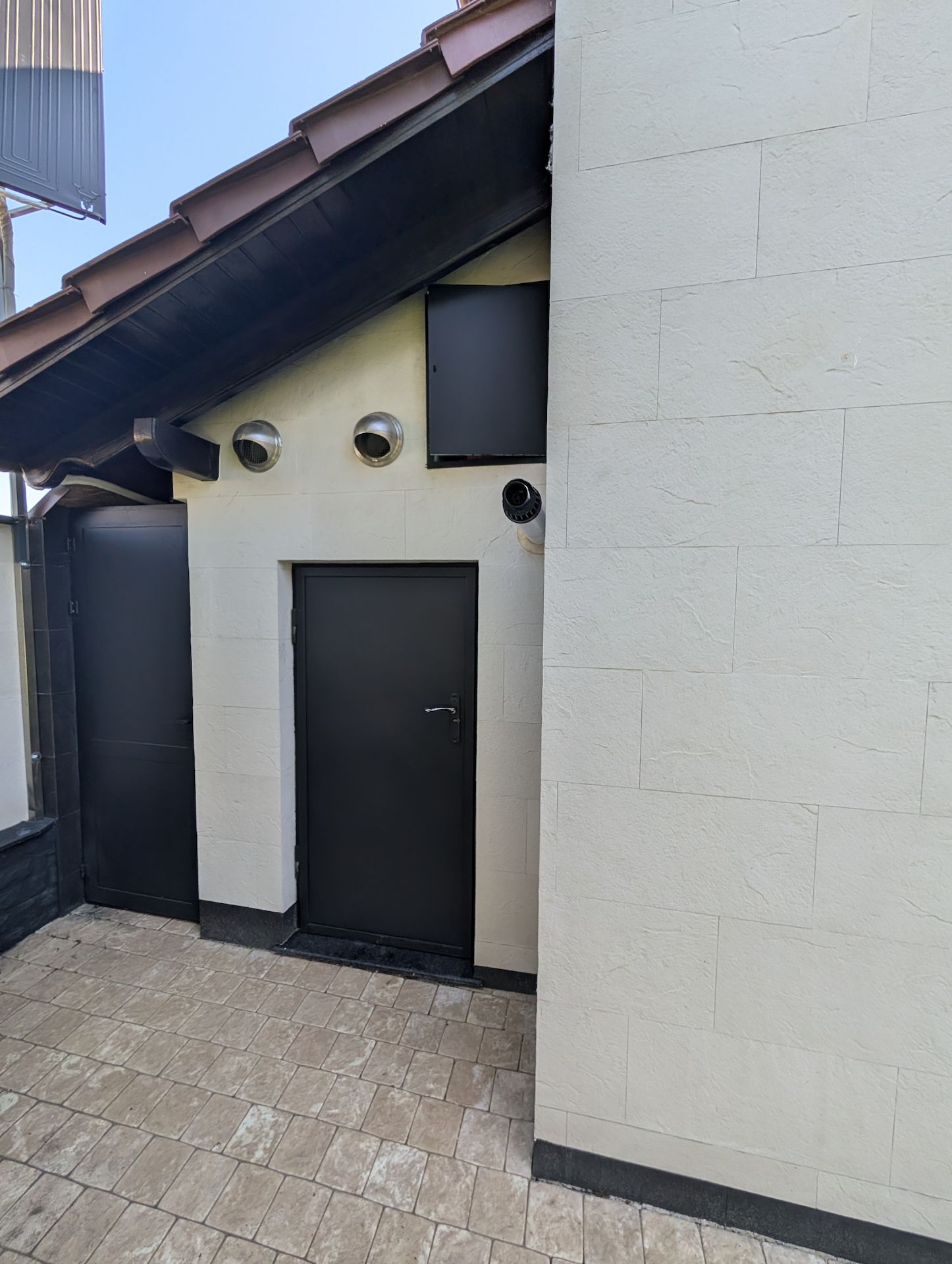 Slate Beige flexible cladding — facade detail — 16
