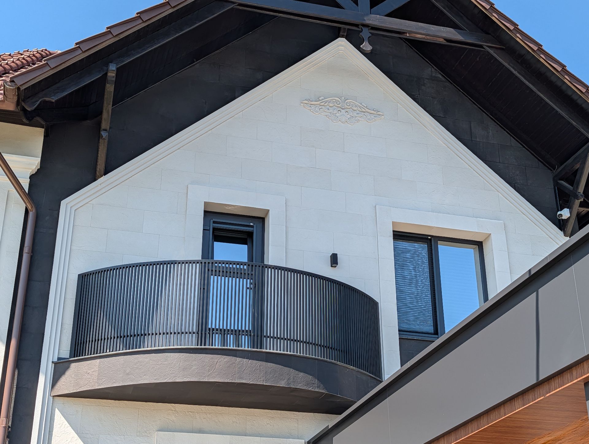 Slate Beige flexible cladding — facade detail — 42